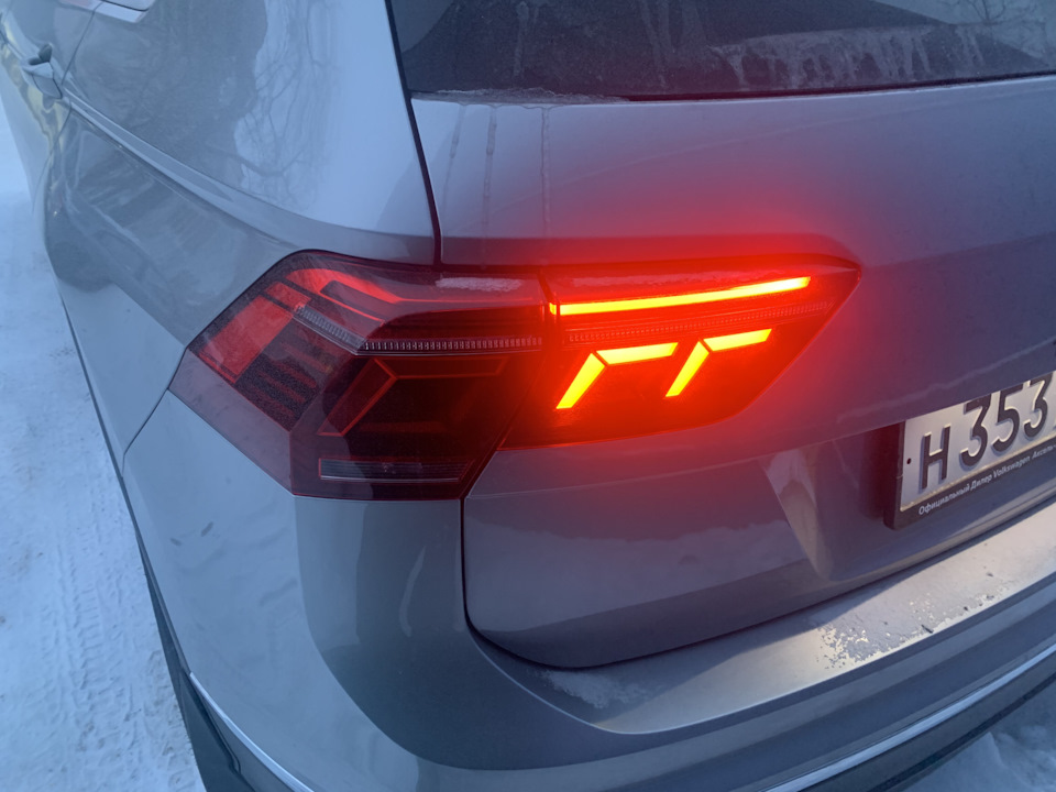 Левый габарит, немного не горит! — Volkswagen Tiguan (2G), 2 л, 2021 ...