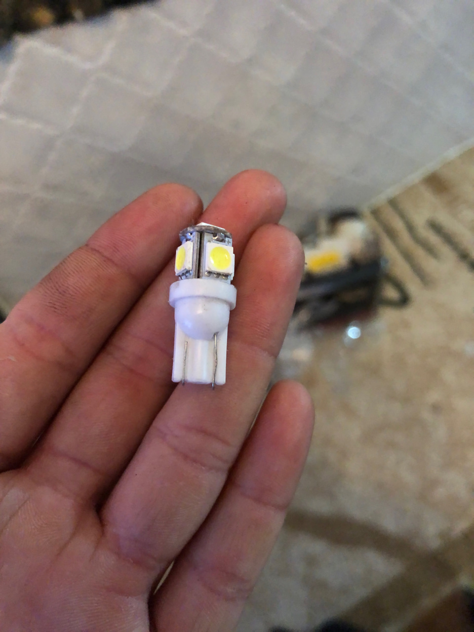 шевроле кобальт лампа габаритов. габаритные лампочки светодиодные на мерседес w211. лампочки габаритные philips диодные. какие лампы поставить габариты. лампы ближнего светасвета шевроле ланос 2007г.