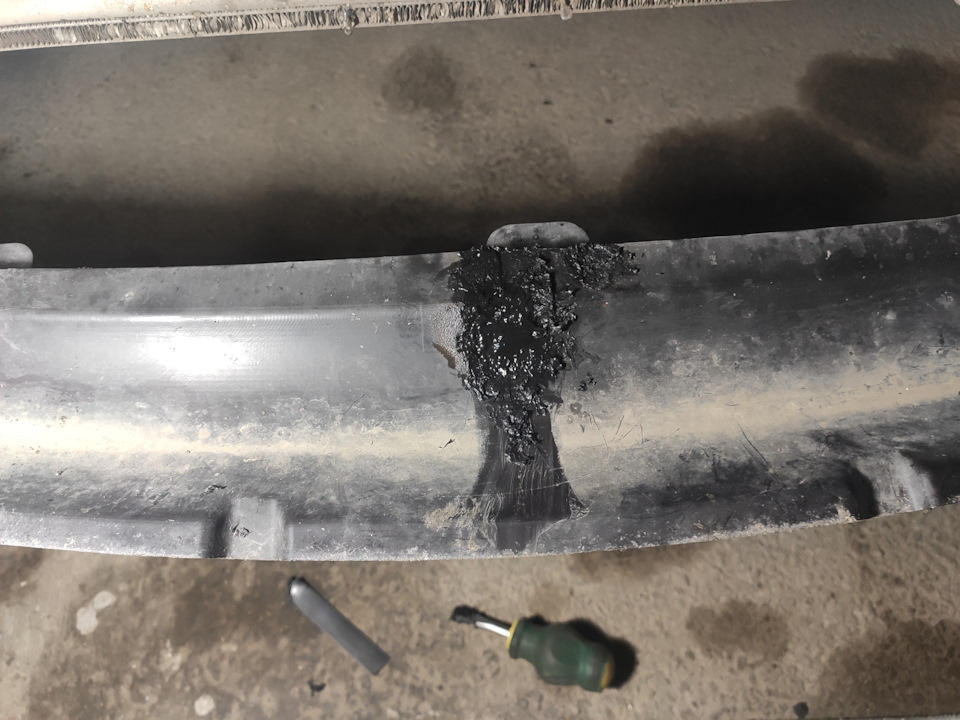 Губа ещё страшнее. На разрыв держится хорошо. Пропаивал сильнее. — Chevrolet Cruze (1G)