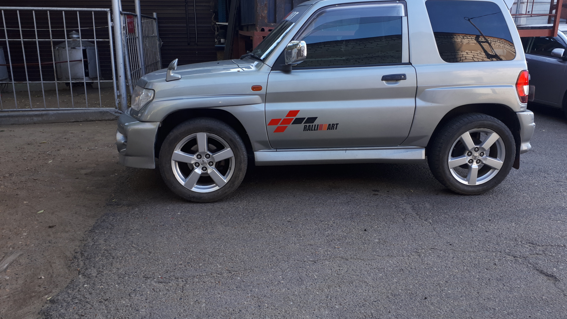 Mitsubishi Pajero iO 1.8 бензиновый 1998 | MiniEvo на DRIVE2