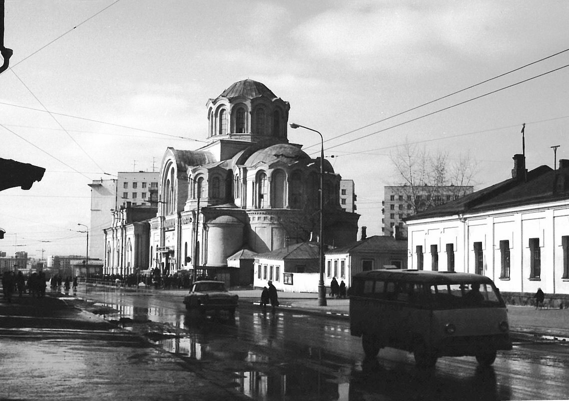 Калужская улица в москве