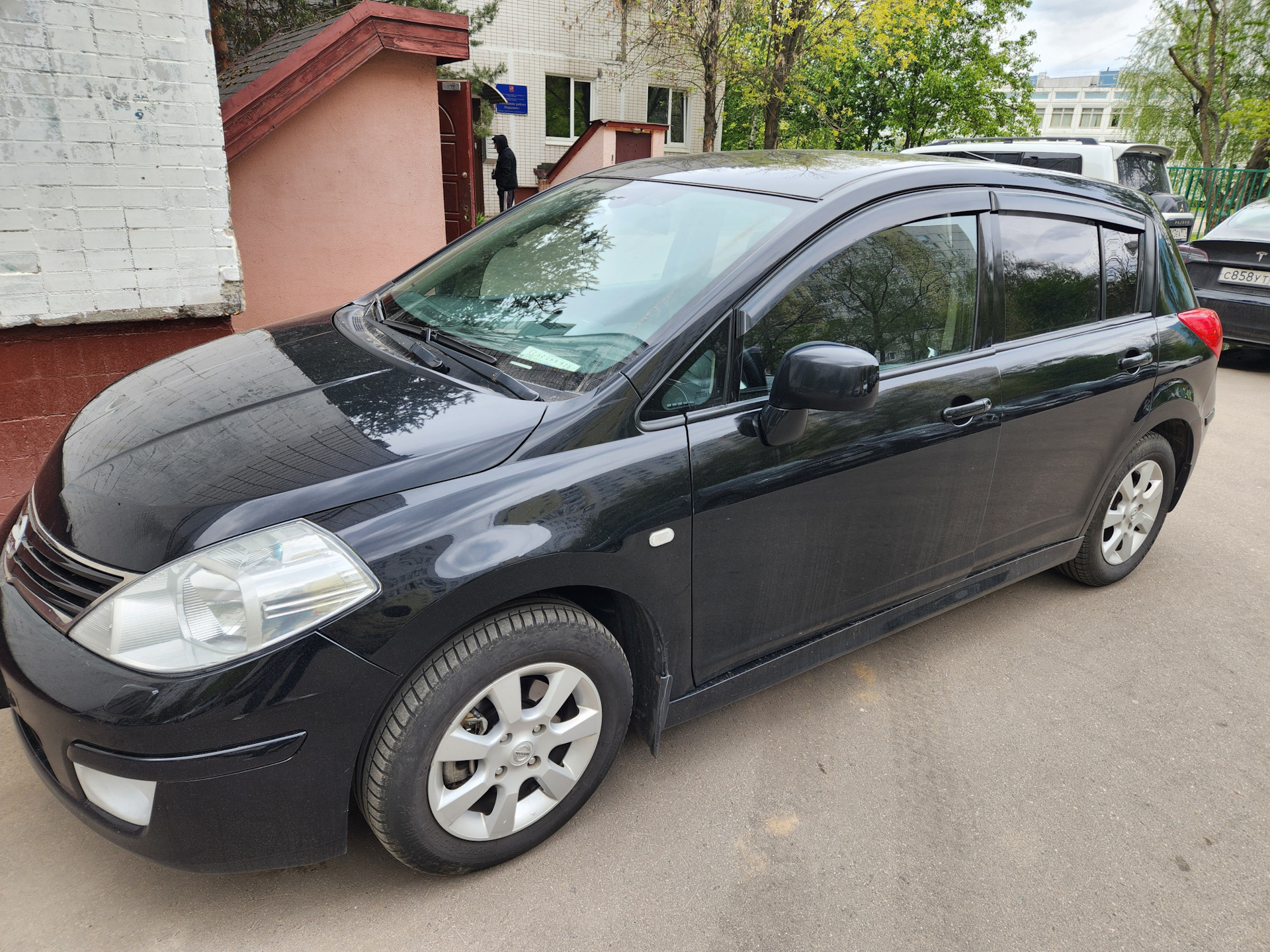 Купить Автомобиль Nissan Tiida