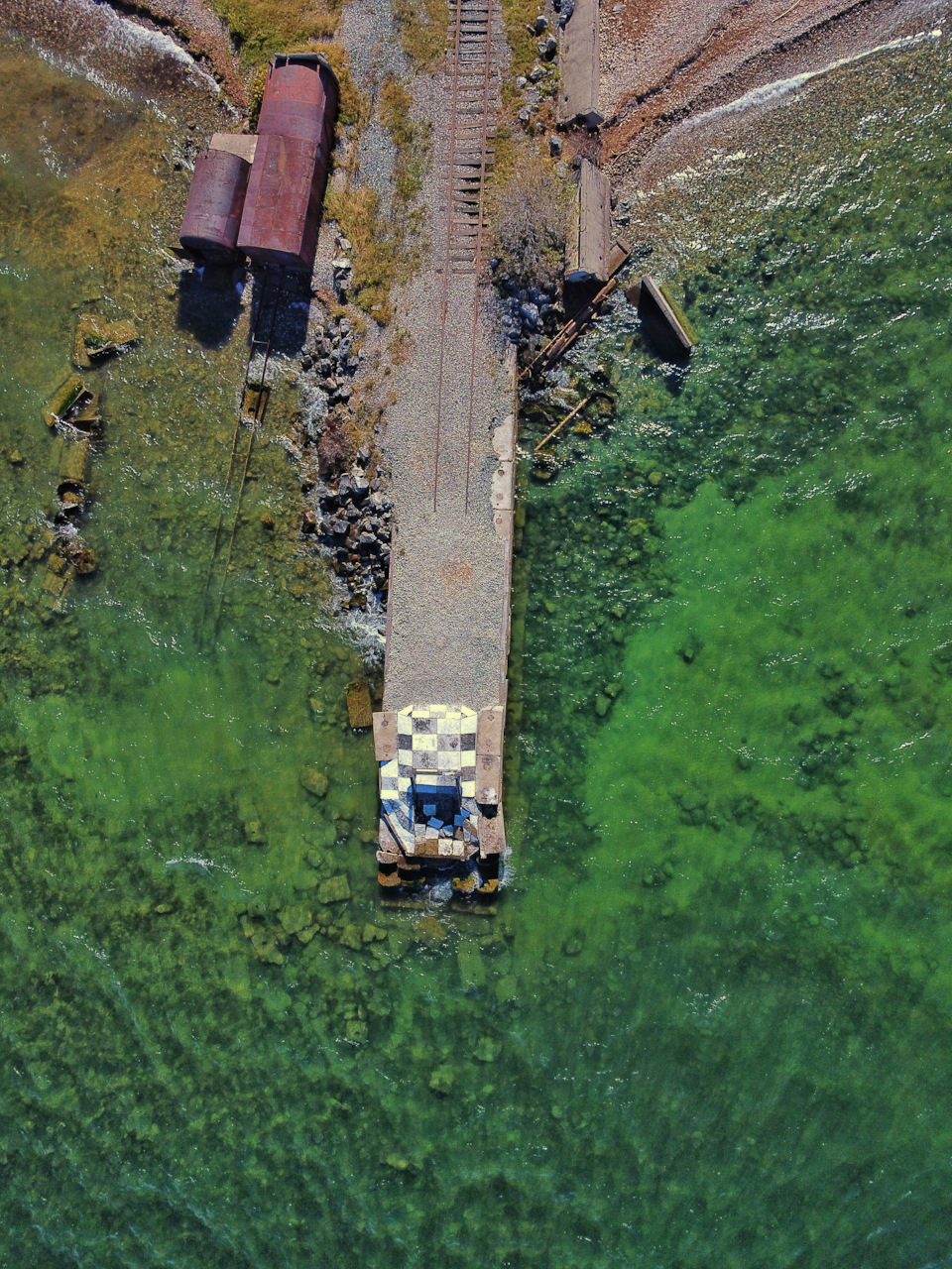 Железная дорога, уходящая в Байкал — Suzuki Alto (8G)