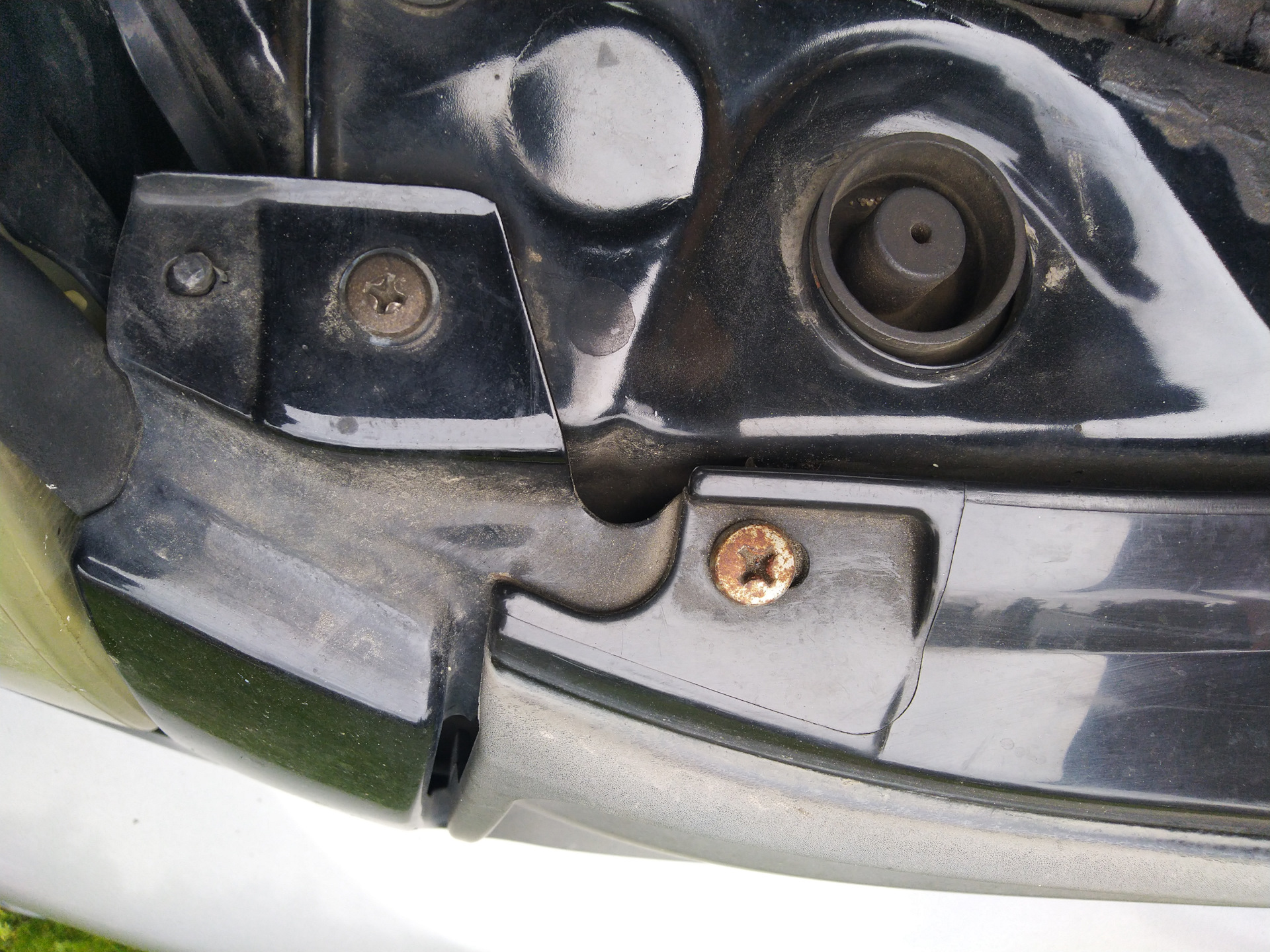 Клипсы #4. Крепление рамки переднего бампера — Toyota RAV4 (II), 2,4 л ...