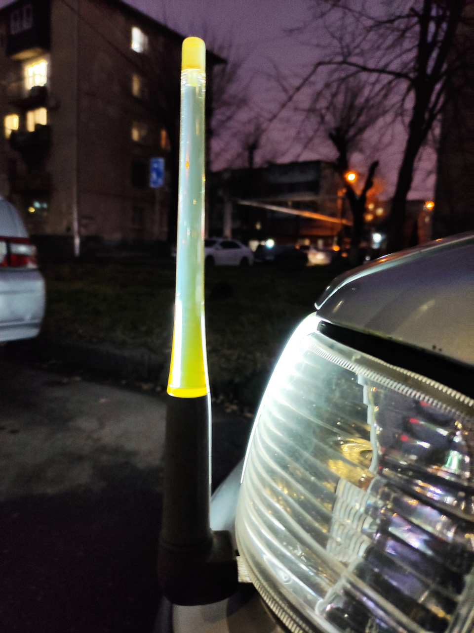 Установка габаритной антенны — Nissan Sunny (B15), 1,5 л, 2001 года ...