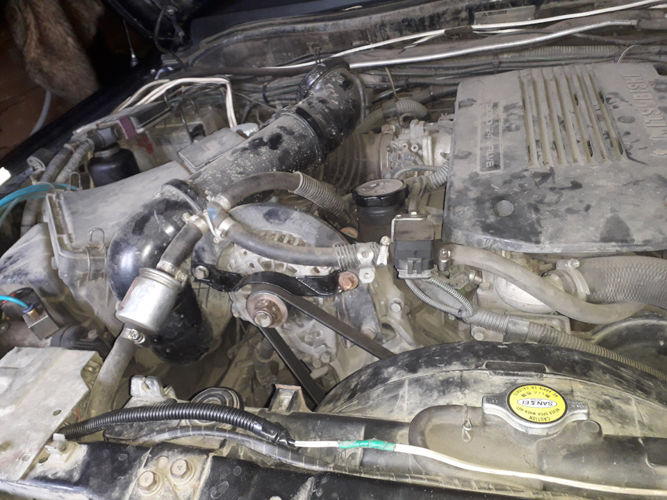 Перенос генератора наверх. Другой вариант — Mitsubishi Montero Sport ...