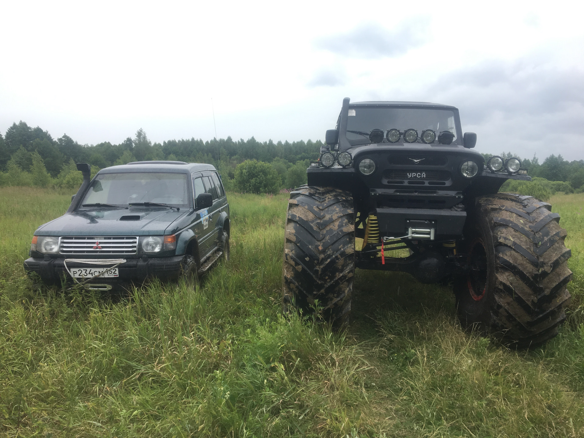 Вездеход медведь переломка. Вологодский вездеход каракат болотоход зис 5. Болотоход тундра 2. Вездеход переломка егерь. Вездеход бтх-2.