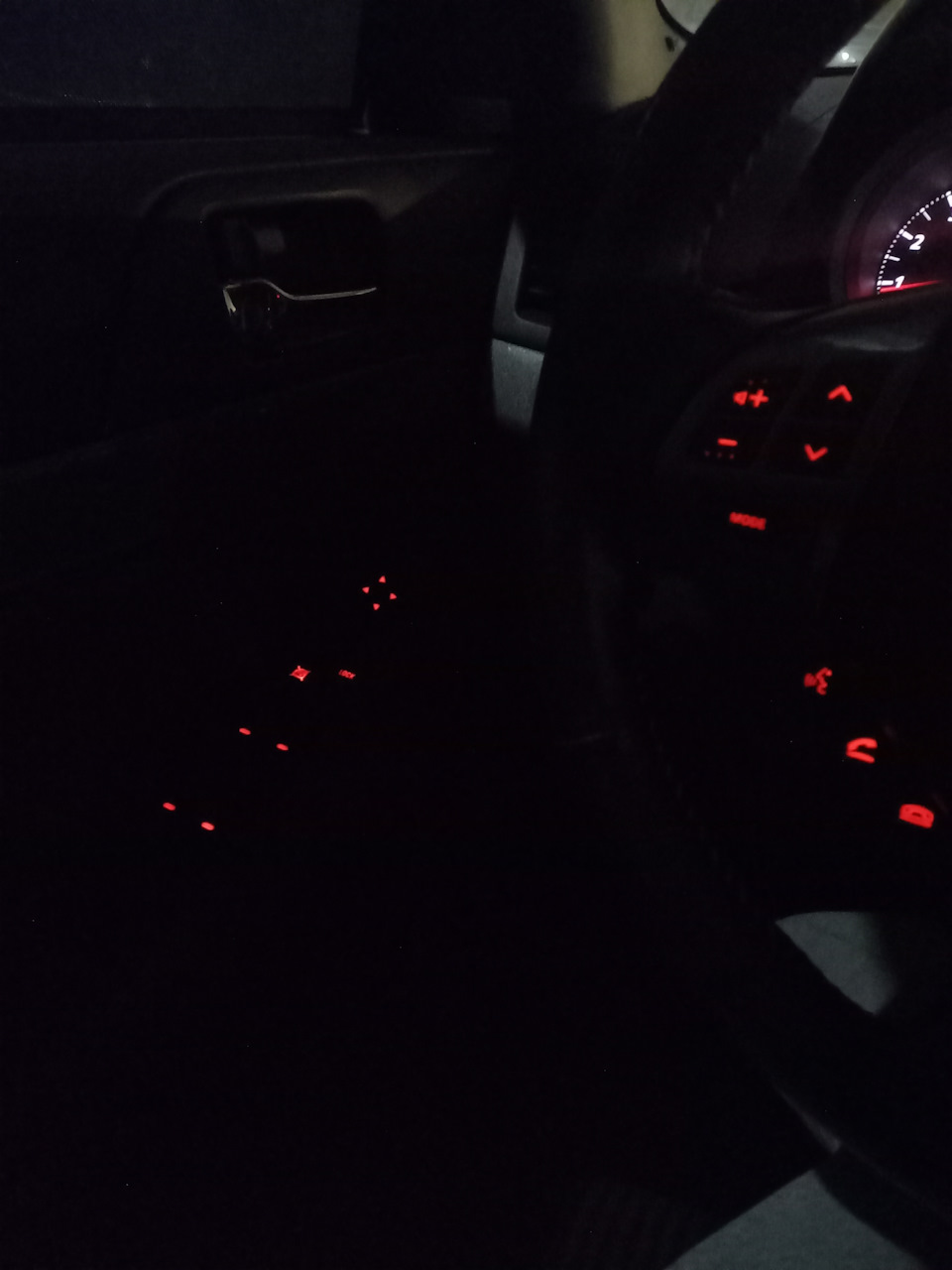 Подсветка блока кнопок стеклоподъемников и блока кнопок регулировки ...