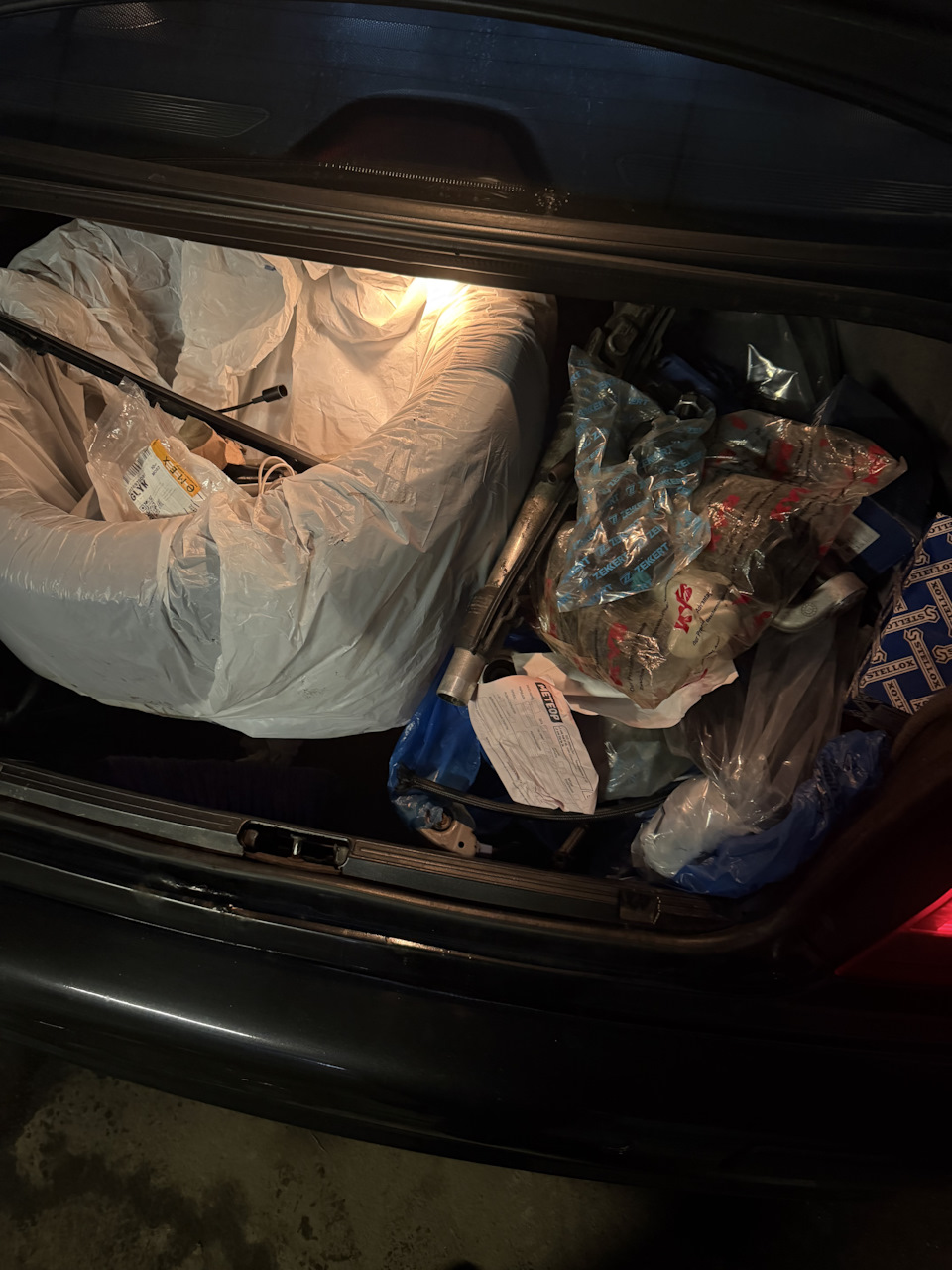 Небольшая часть запчастей — BMW 5 series (E39)