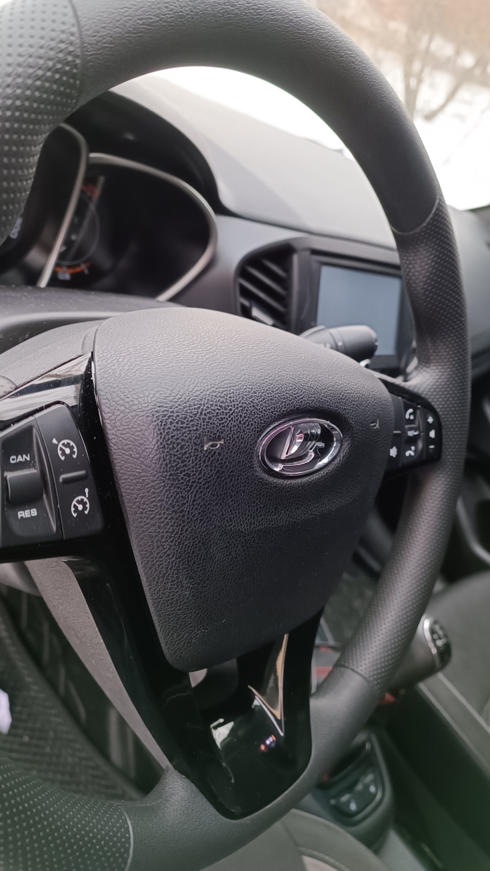 Руль глянец веста — Lada Vesta (1G), 1,8 л, 2017 года | стайлинг | DRIVE2