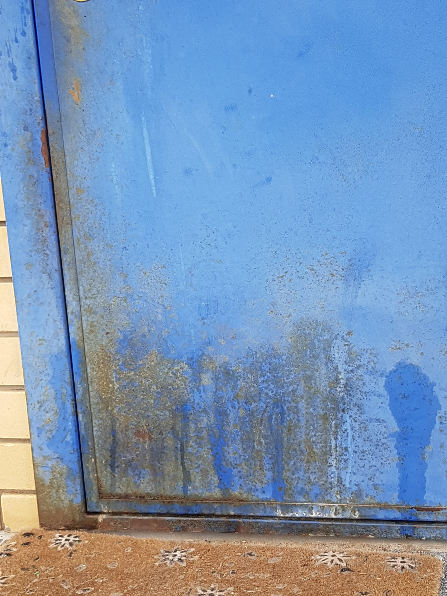 Чем отмыть железную дверь