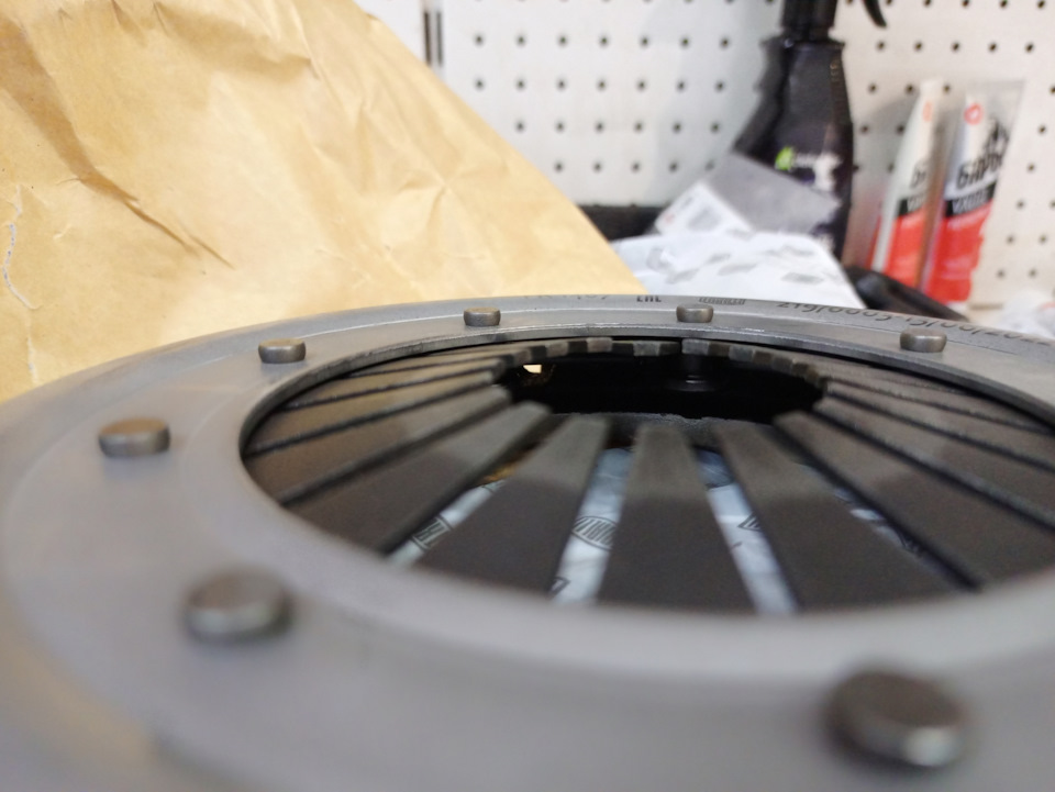 диск сцепления нажимной(корзина) 14-1601090. пятак корзины сцепления ваз 2106. пятак сцепления. пятак сцепления. язычок сцепления мопед (флажок).