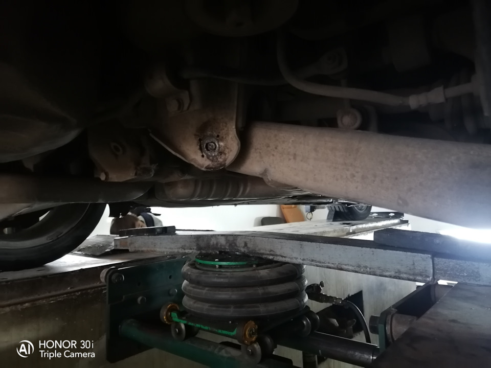 Сход развал на Камышовом шоссе 47 — BMW 5 series (E39), 2,2 л, 2001 ...