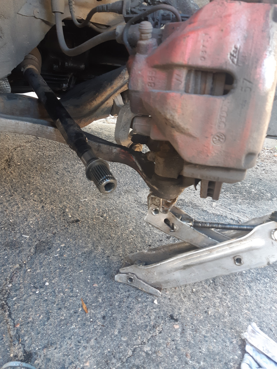 Замена шруса правой полуоси — Volkswagen Passat B5, 1,9 л, 2001 года ...