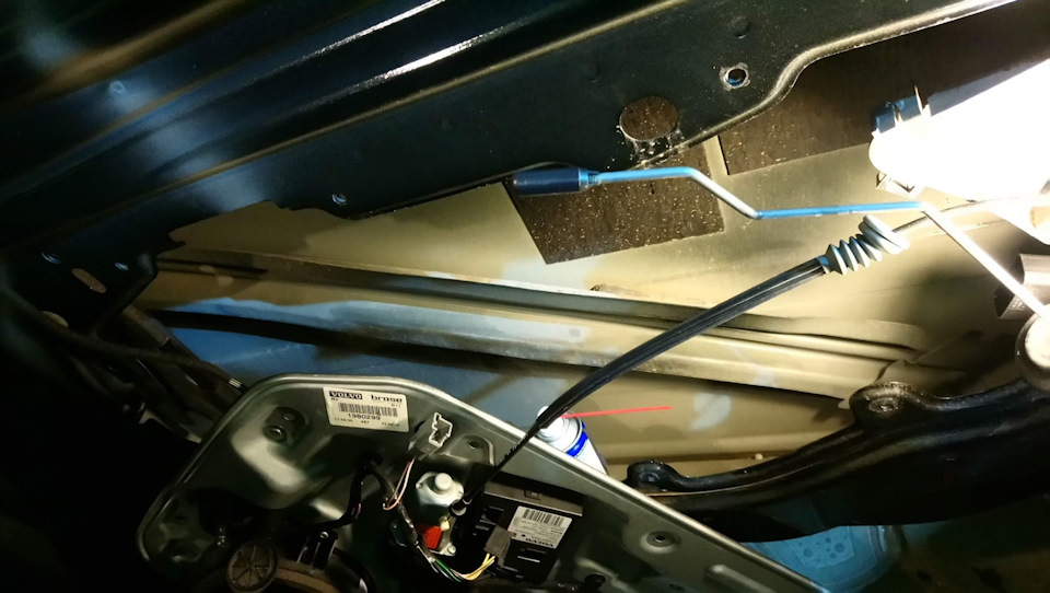 Вольво = безопасность :) — Volvo S40 (2G). Запчасти на фото: 1900200