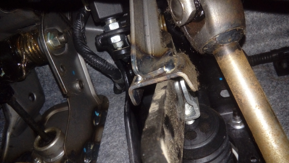 Регулировка выключателя тормоза! — KIA Ceed (1G), 1,6 л, 2010 года ...