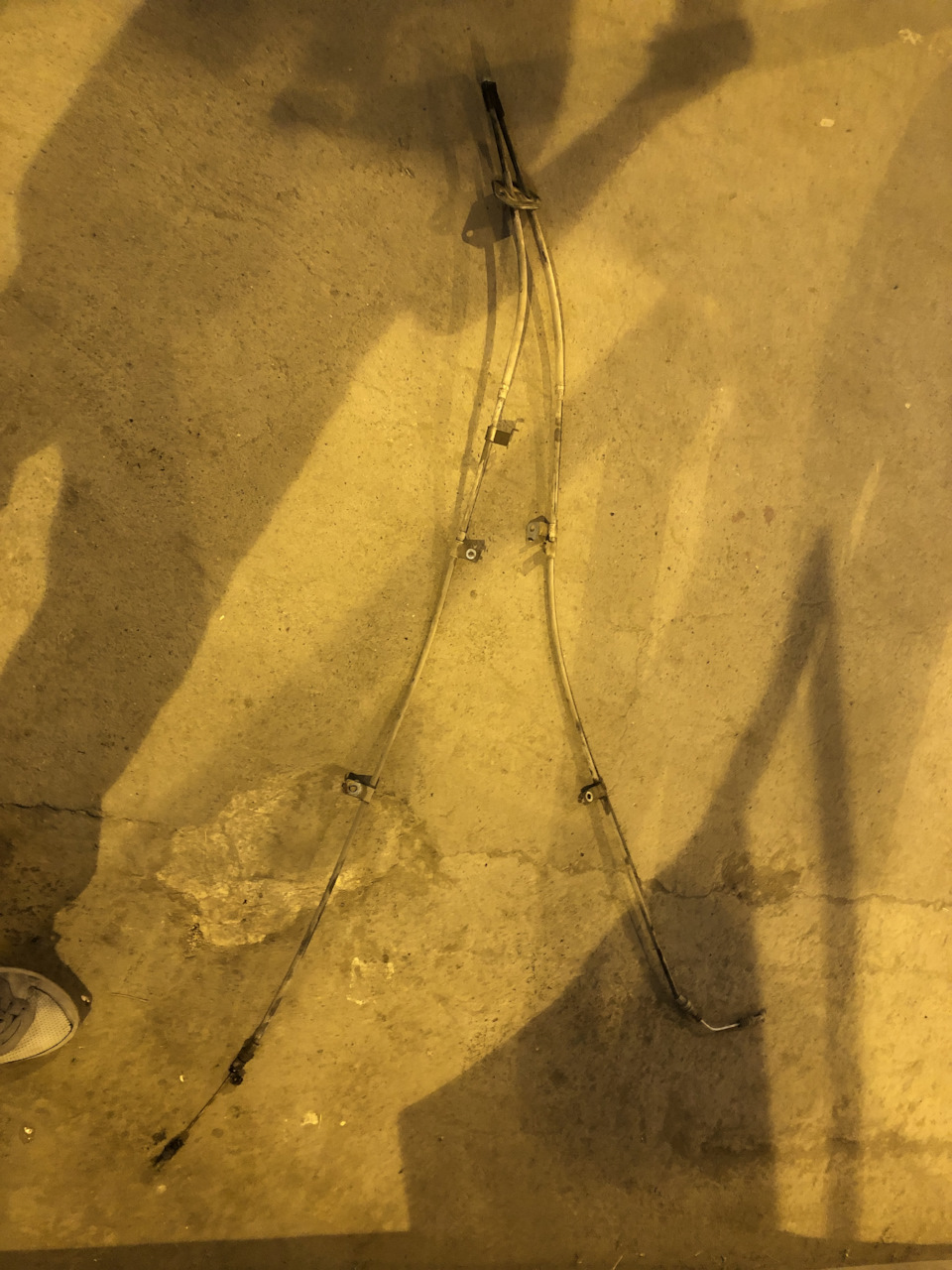 Замена троса стояночного тормоза — Mazda 6 (2G) GH, 2 л, 2007 года ...