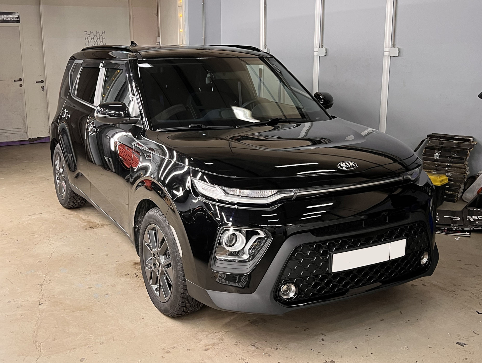 Еще больше черного — KIA Soul (3G), 2 л, 2021 года | стайлинг | DRIVE2