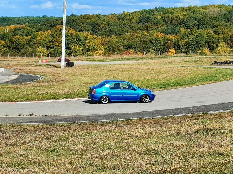 Фото в бортжурнале Renault Logan (1G)