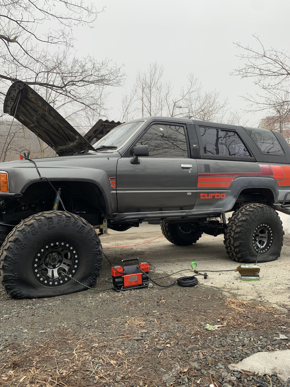 Компрессор двух поршневой 300л и сравнение с ARB CKMA12 — Toyota Hilux Surf  (1G), 3,4 л, 1989 года | тюнинг | DRIVE2