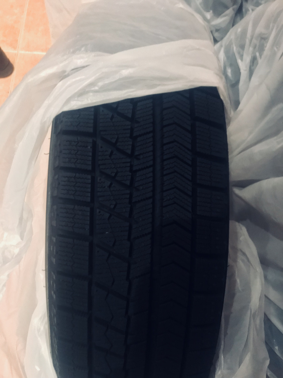 Bridgestone Blizzak VRX — Toyota Vitz (130), 1 л, 2018 года | шины | DRIVE2