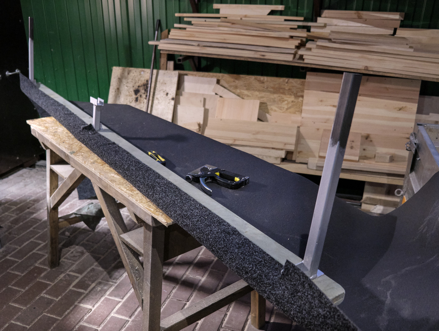 Перевоз лодки ПВХ на обычном прицепе — Mitsubishi Pajero Sport (3G), 2 ...