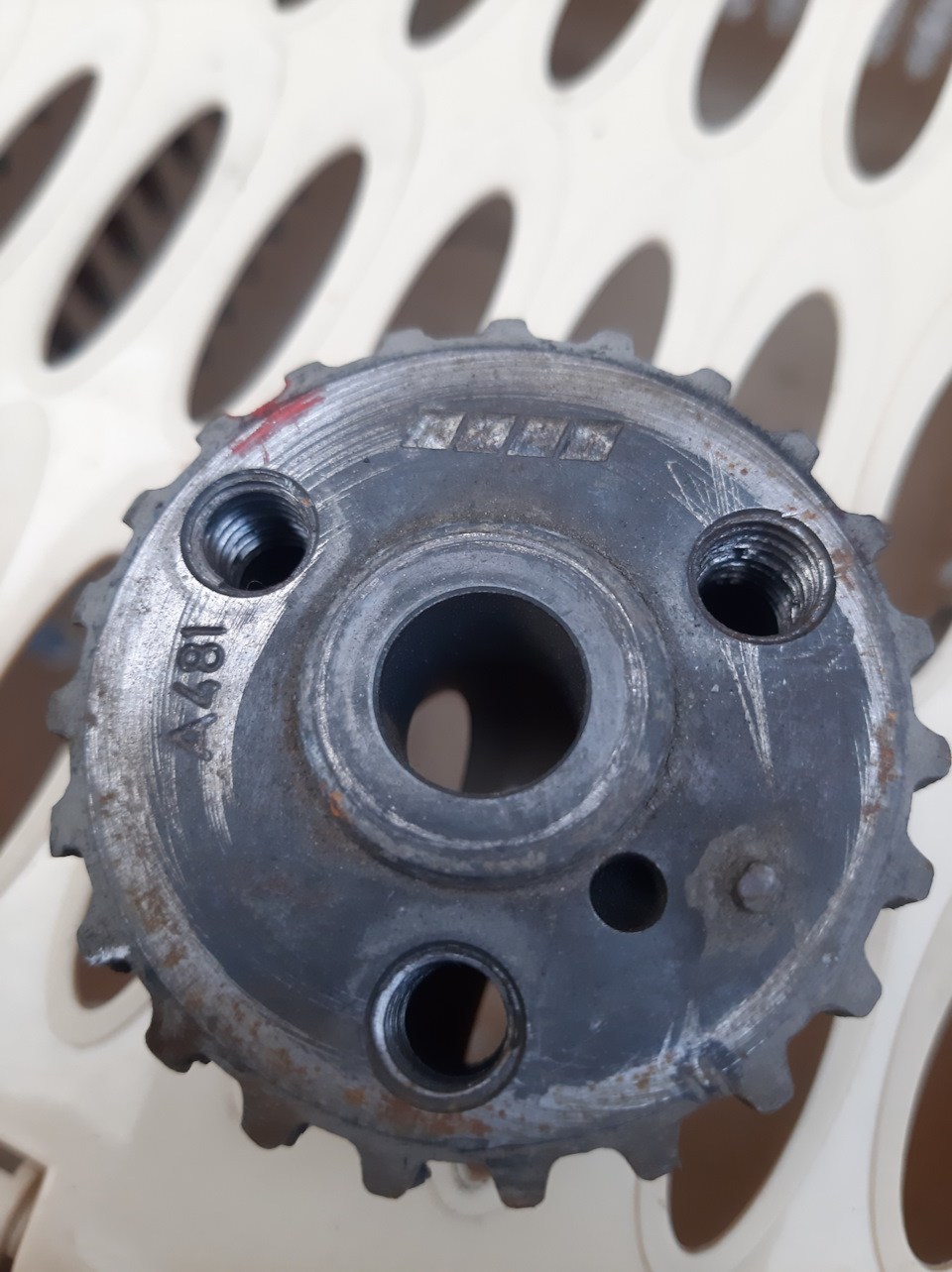 Шестерня коленвала и биение шкива коленвала — FIAT Punto II, 1,2 л ...