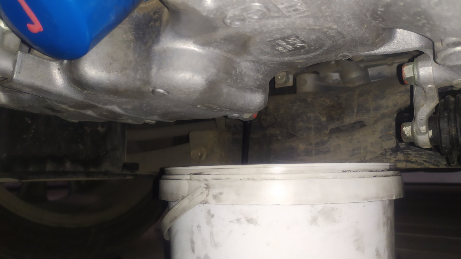 Замена масла в вариаторе honda vezel. Замена масла в двигателе Хонда Везел 14 г. Замена масла в двигателе Хонда Везел 14 пошагово