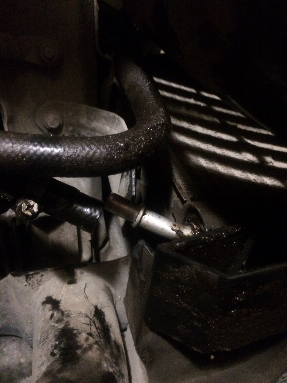 Замена масла и ремонт текущих трубок допрадиатора — Land Rover Range ...