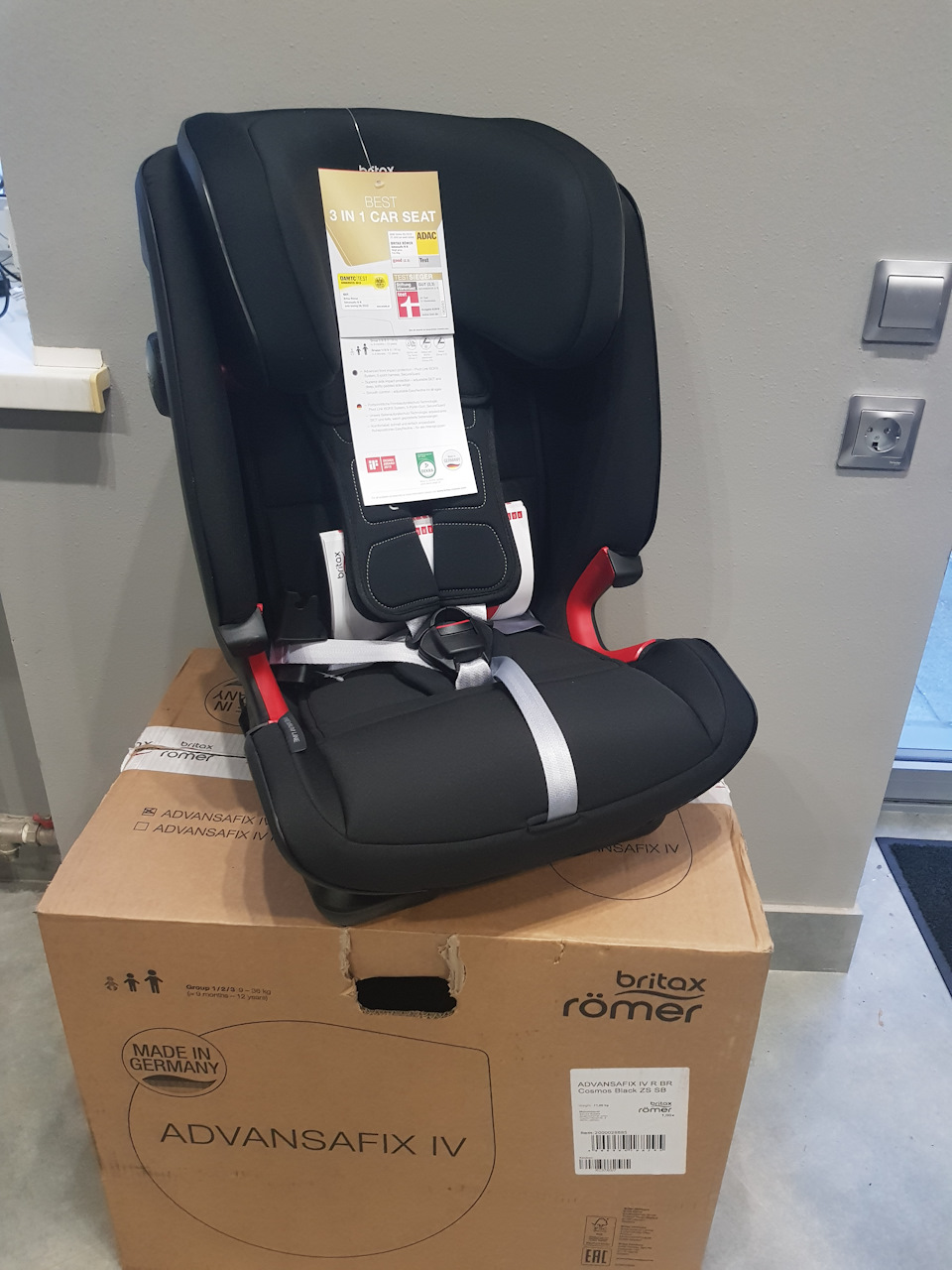 Porsche 911 2024 car seats britax