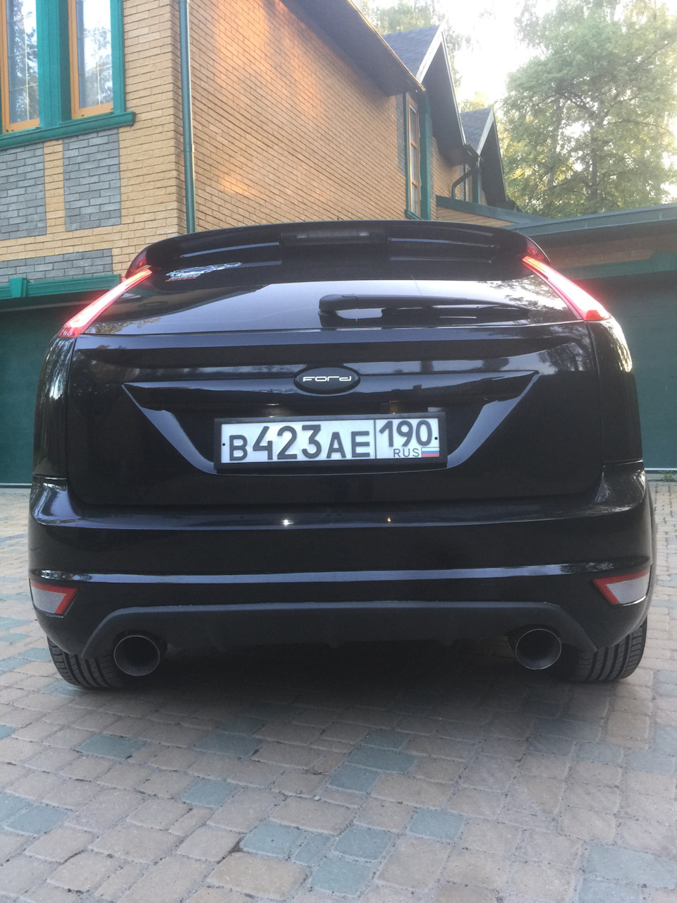 Помыл и снял задние брызговики — Ford Focus II Hatchback, 1,6 л, 2009 ...