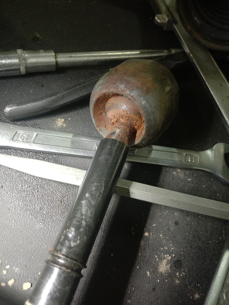 Скрип при повороте колес, замена рулевых тяга, руке. — Mercedes-Benz E ...