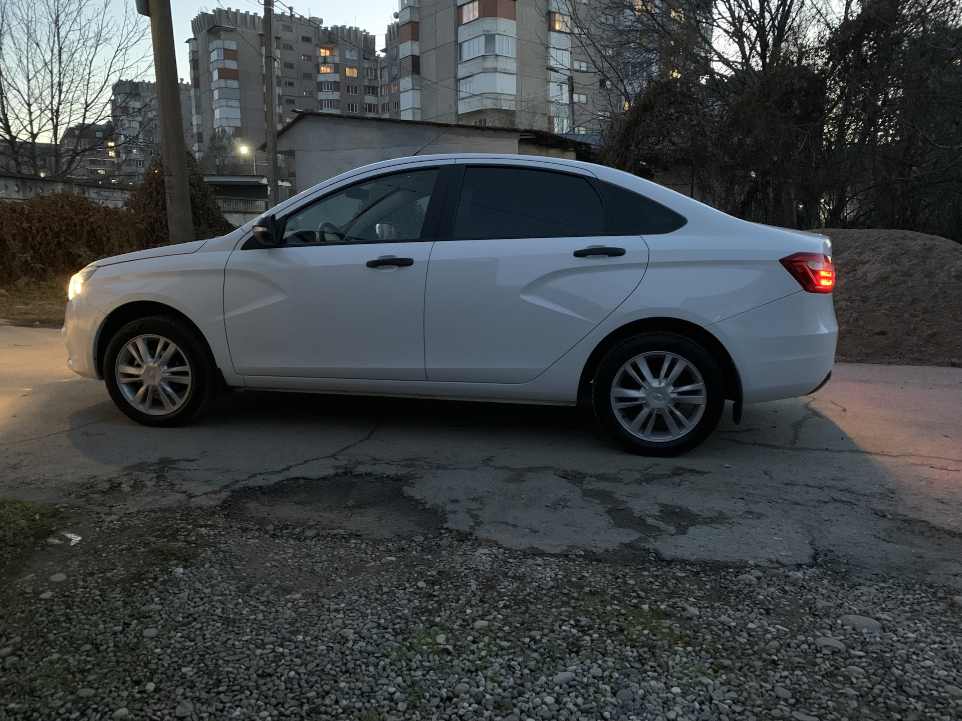 Лада Веста 2016, скрип, смазал барабаны😂 — Lada Vesta (1G), 1,6 л, 2016 ...