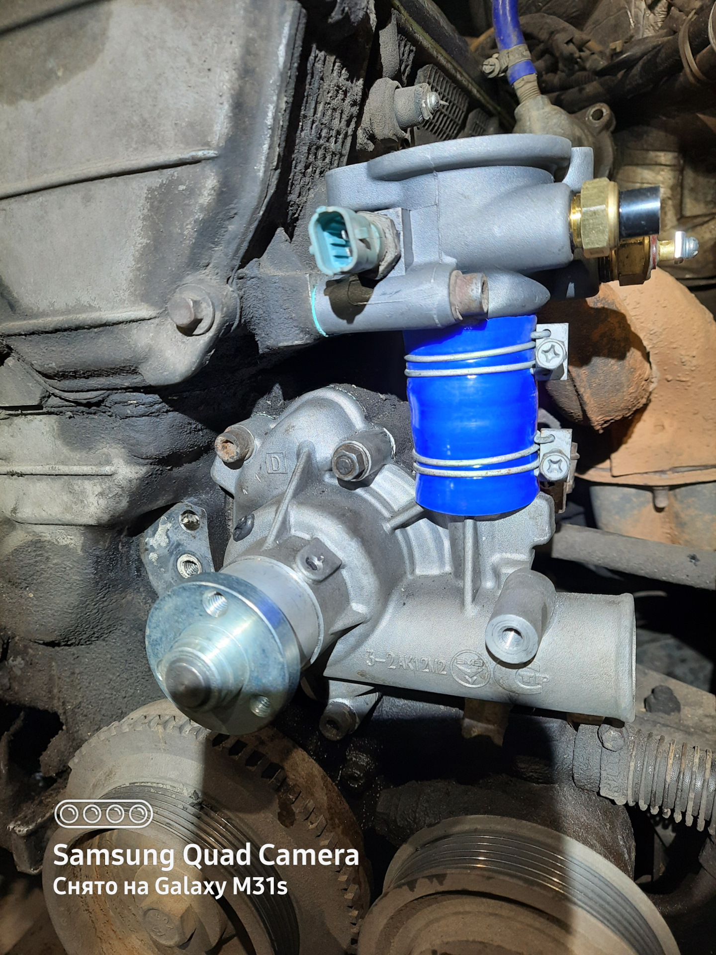 Замена помпы соболь. Двигатель соболь 4х4 помпа. Змз 405 помпа переделка. Соболь 4х4 двигатель змз. Помпа на газель 405 двигатель.