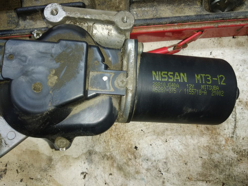 Замена трапеции стеклоочистителя — Nissan X-Trail II (t31), 2 л, 2013 ...