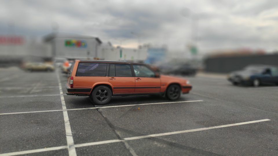 Public car. Orange Volvo 740. Вольво 240 с Елизаровской СПБ оранжевая.