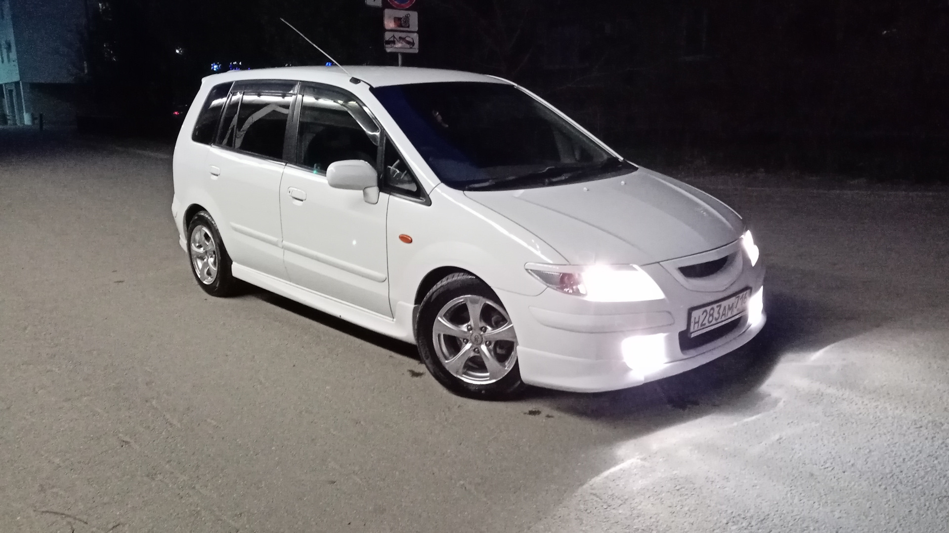 Mazda Premacy (1G) 1.8 бензиновый 2001 | 👍Белый👍 на DRIVE2