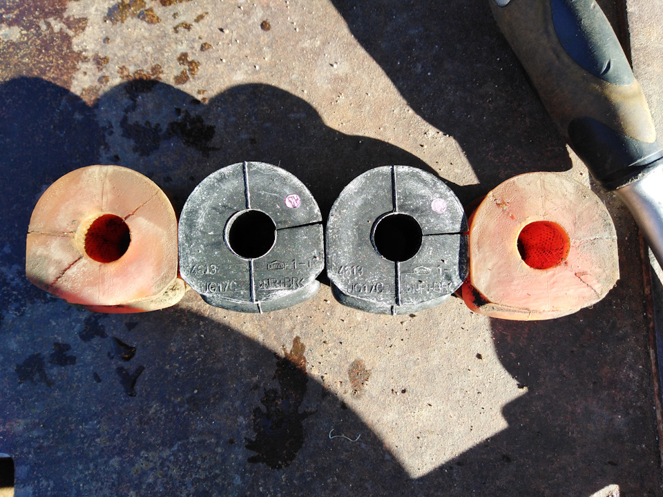 Замена задних втулок стабилизатора. — Nissan Qashqai+2, 2 л., 2012 года ...