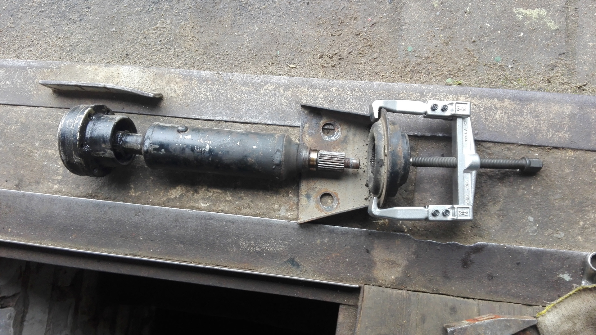 Mercedes-benz a9064101181 подшипник подвесной. Ml 164 mercedes подвесной кардана. Подвесной подшипник мерседес мл 164. Подвесной подшипник мл 320 w163. Подвесной мл 163.