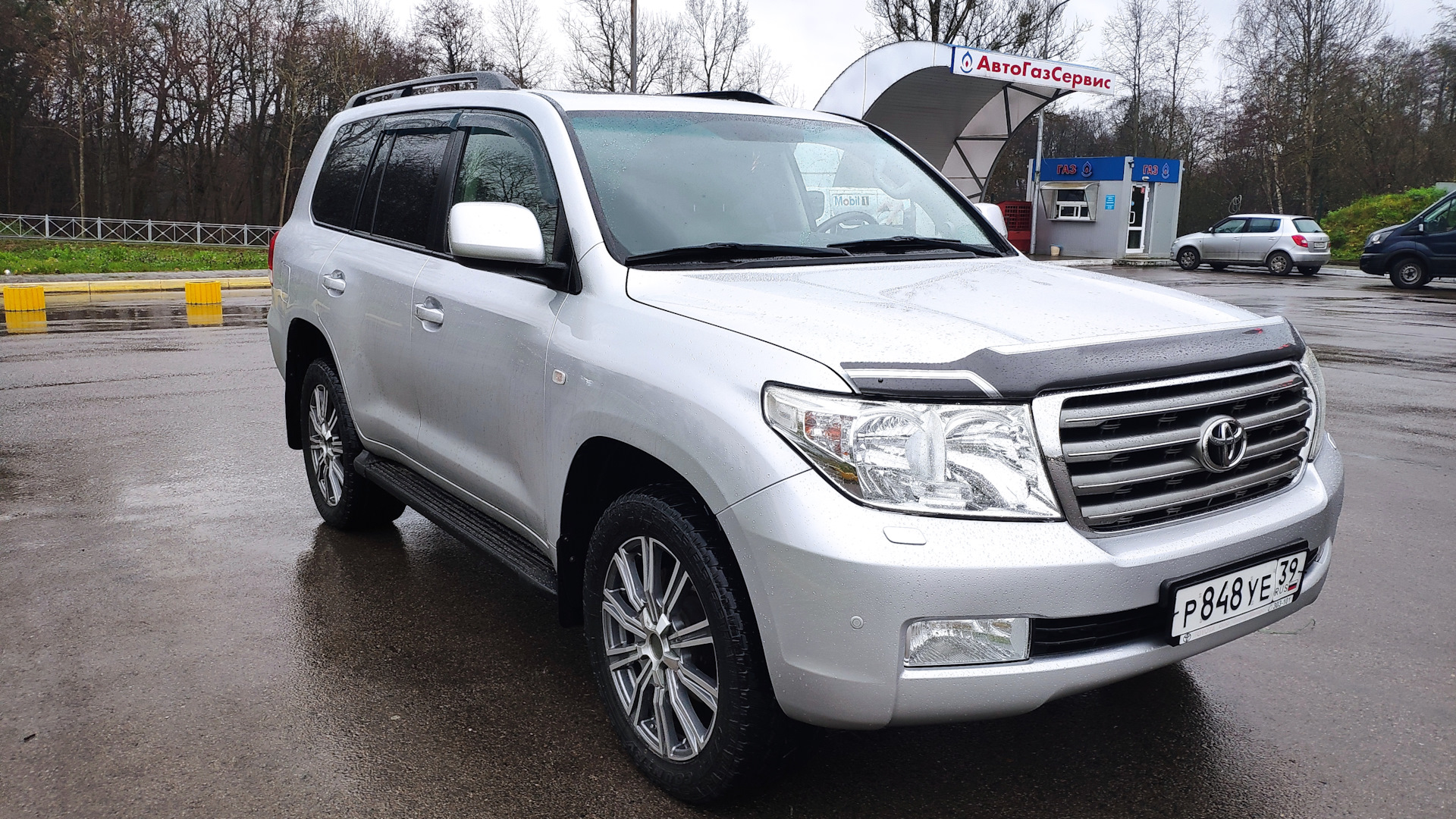 999 тойота. Тойота ленд Крузер 200 2005. Toyota Land Cruiser 200 2011. LC 200 2011 Юбилейный. Тойота ленд Крузер 200 2011 Юбилейный