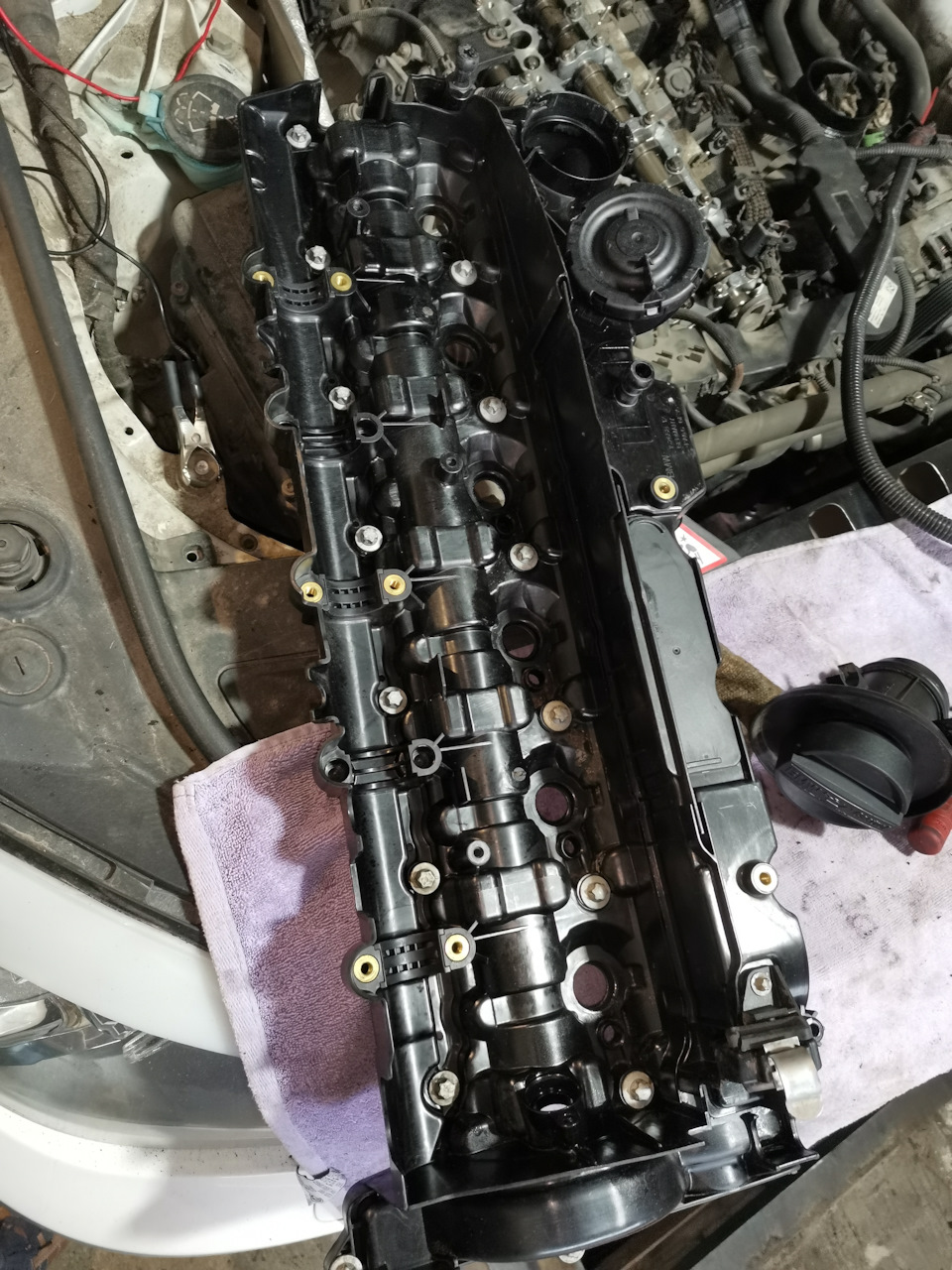 Отмыли клапанную крышку — BMW 5 series Gran Turismo (F07)