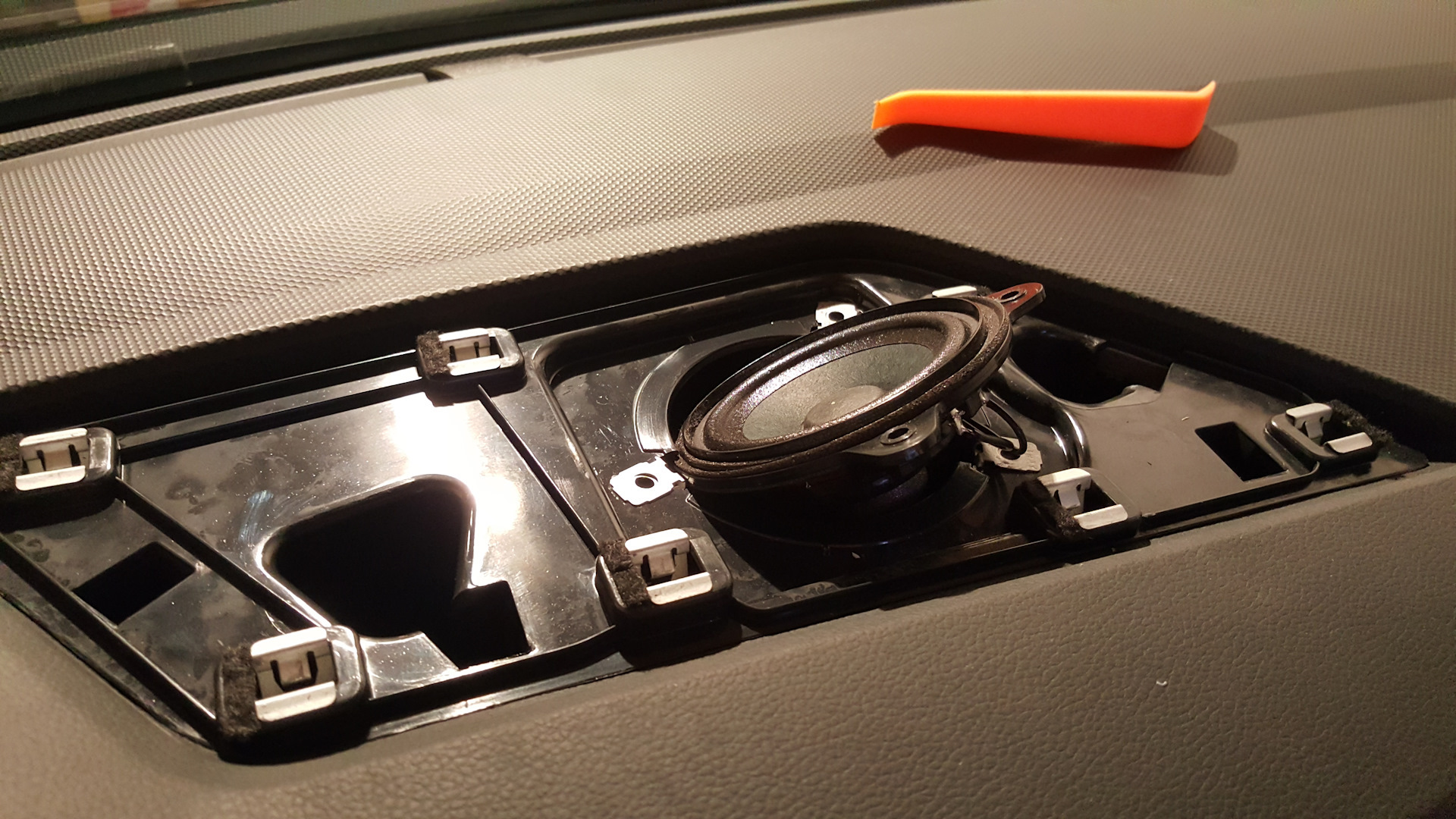 Установка бардачка на торпедо на Тигуан 2 — Volkswagen Tiguan (2G), 1,4 ...