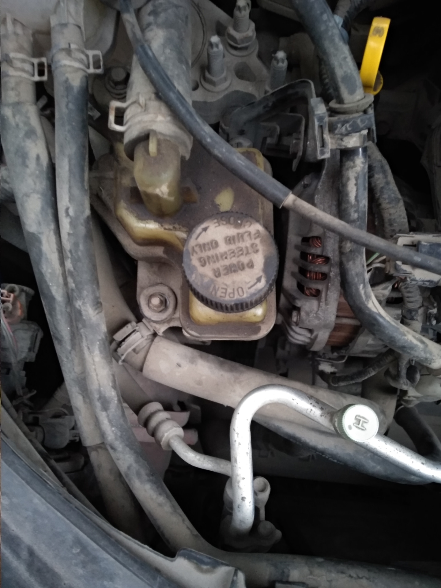 Устранение течи с под крышки Гур мазда — Mazda 3 (1G) BK, 1,6 л, 2007 ...