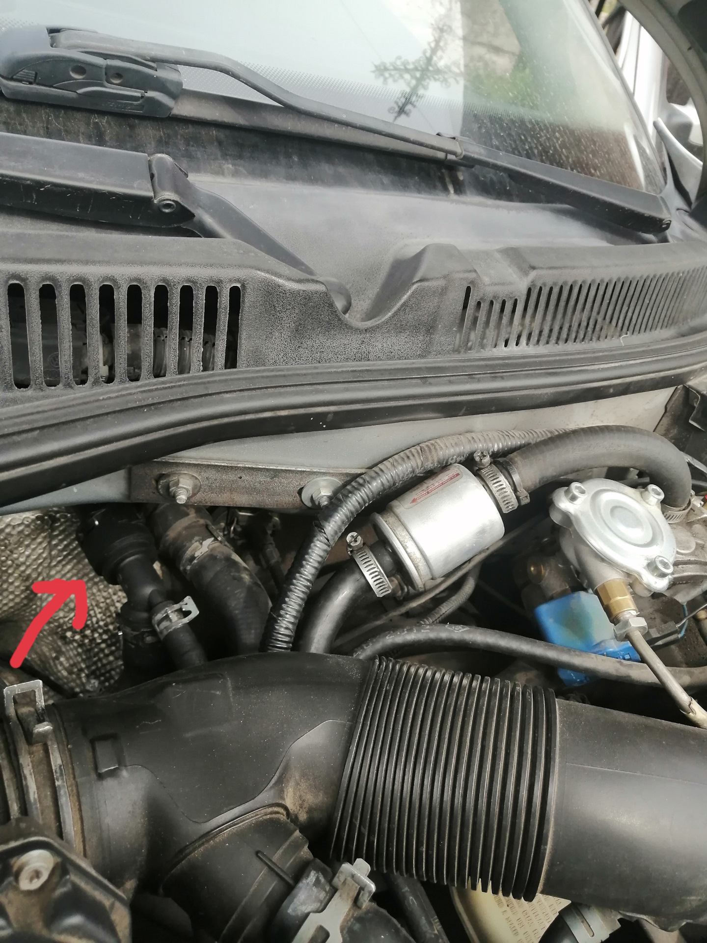 Течь антифриза, ГБО не переключает на холодную, фланец подачи печки ...