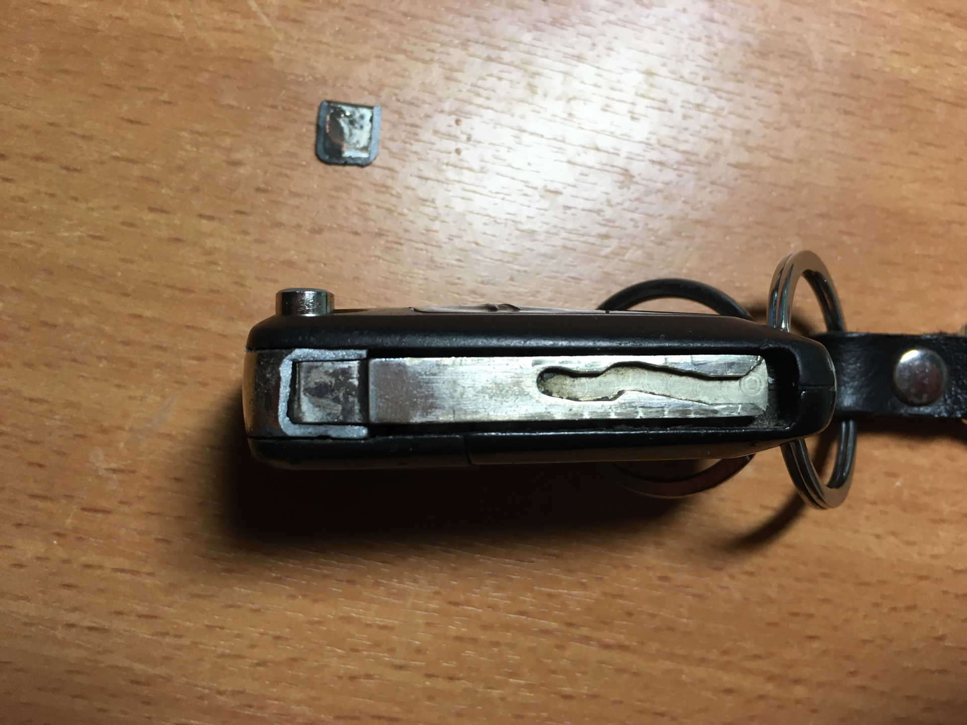 Помогите! Поломался брелок выкидного ключа Опель Астра Н — Opel Astra H ...