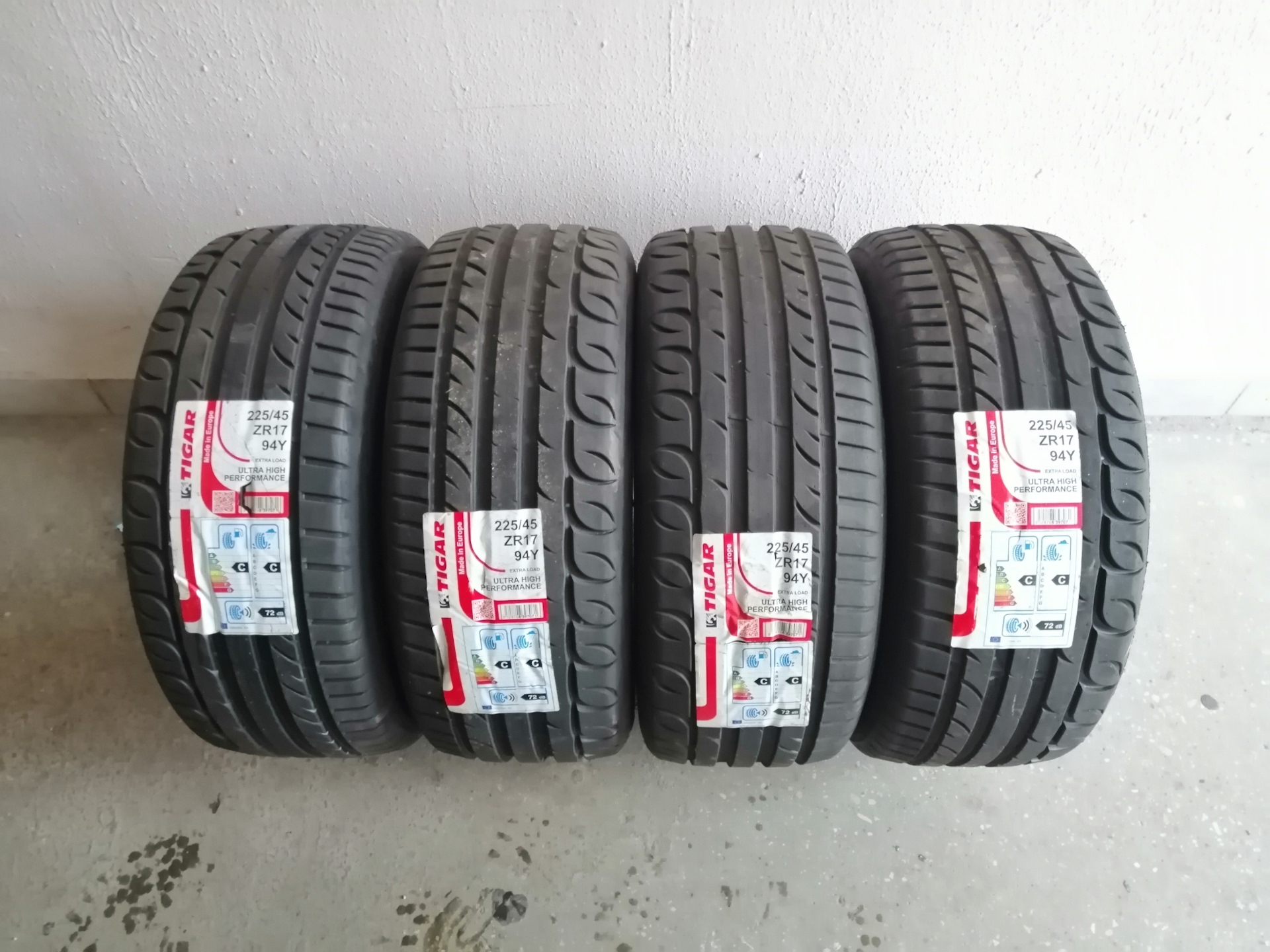 Tigar ultra high performance 225 r17. Tigar High Performance 225/45 r17. Tigar Ultra High Performance 225/45 r17. Tigar 225/45 r17. Шины Tigar 225/45/17 Ultra High Performance.