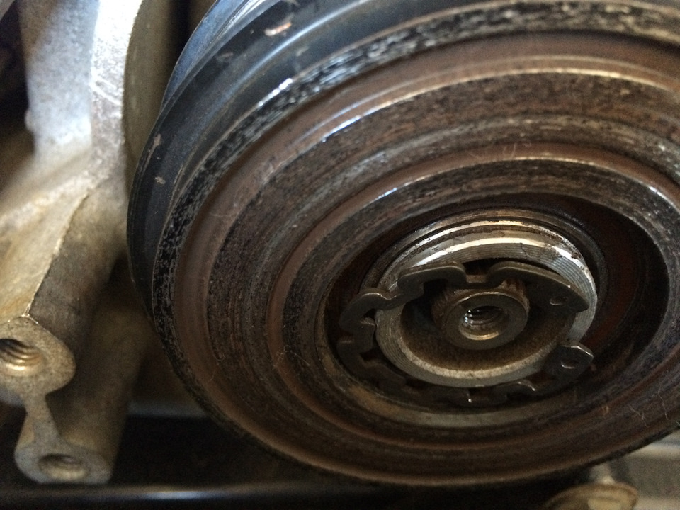 Подшипник кондея, наверное все-таки поменяю. — Subaru Outback (BR), 2,5 ...