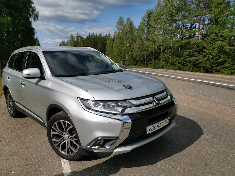 Митсубиси аутлендер 4. Мицубиси Аутлендер 4. Mitsubishi Outlander Ultimate 2.4 CVT 4wd.