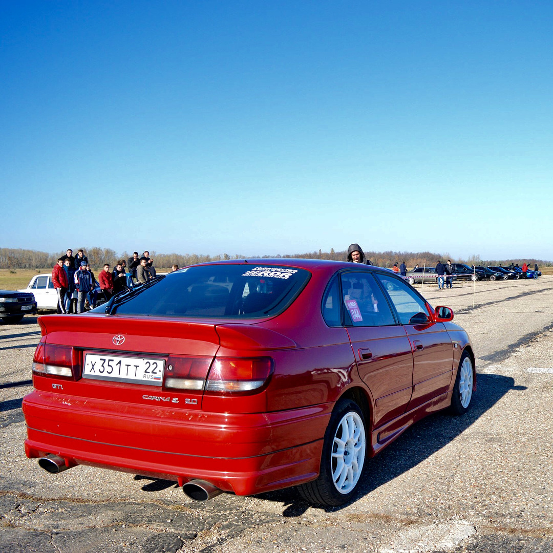 Toyota carina e фото