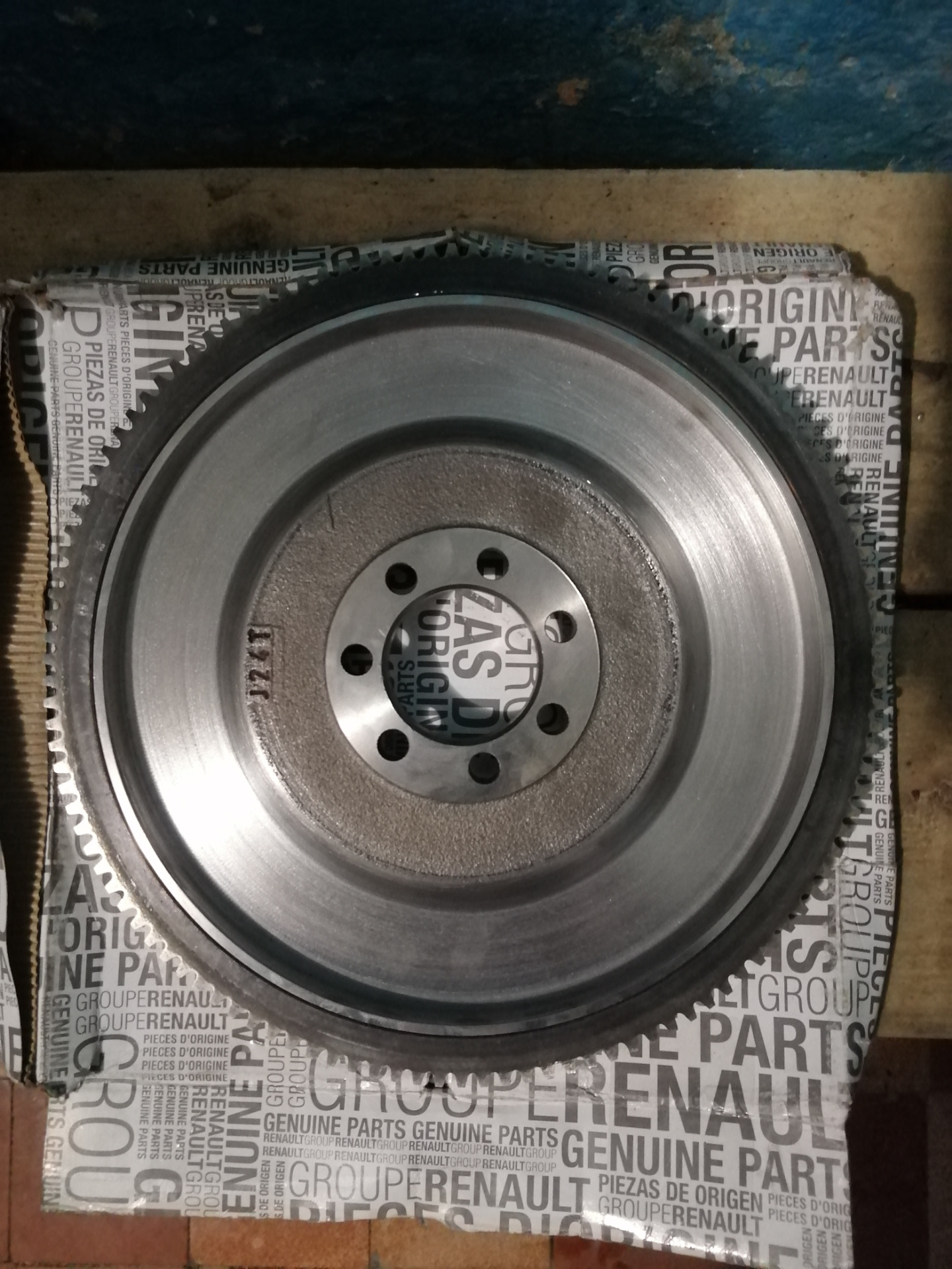 Маховик акпп меган 2. Маховик рено меган 2 акпп. 6 8 клапанов. 4. Маховик ларгус к4м.